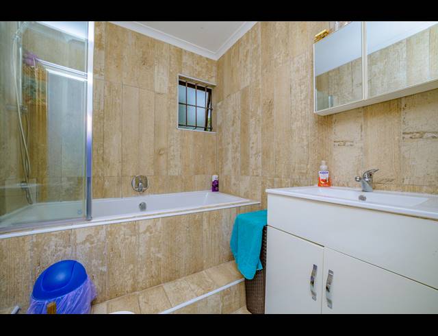 3 BEDROOM SIMPLEX FOR SALE IN COWIES HILL
